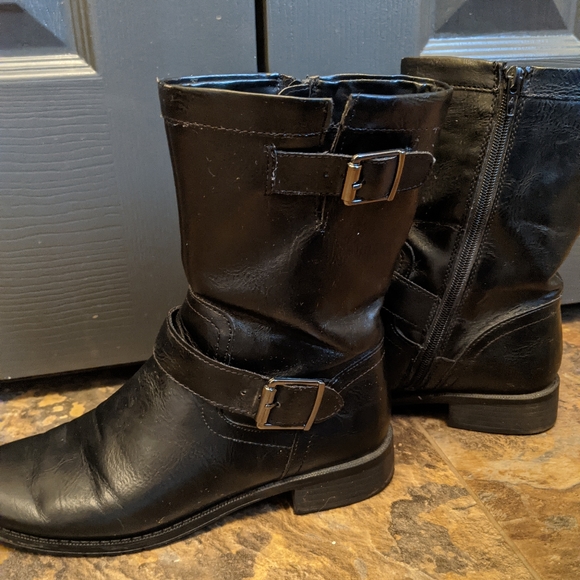 Boots- - Picture 2 of 3